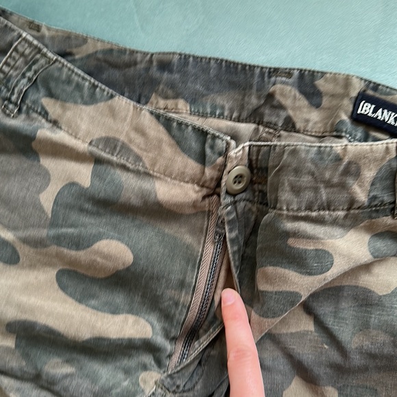Blank NYC camo cargo pants size 26 - Picture 4 of 5
